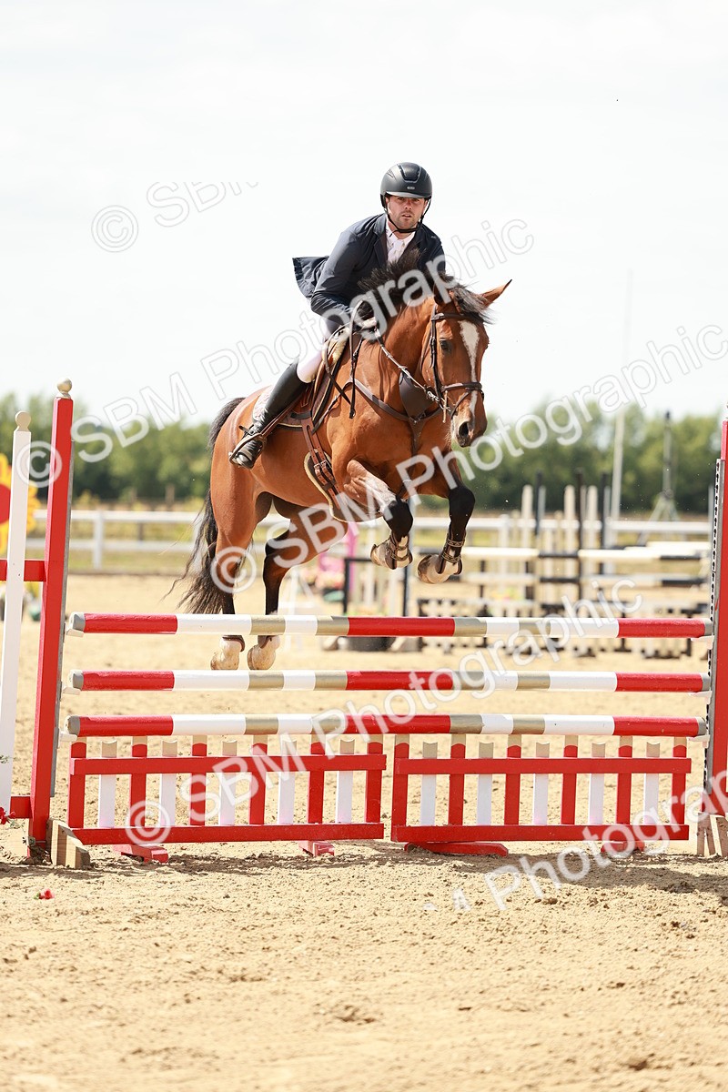 SBM_007738 - Class 3 - Senior Newcomers - 1.10m Open