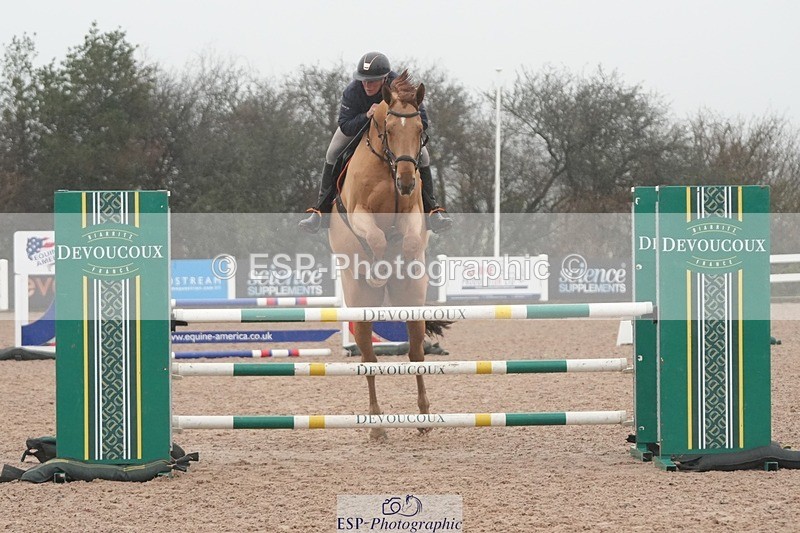 251207-120253-01947 - Cls 20 Snr Newcomers and 1.10m