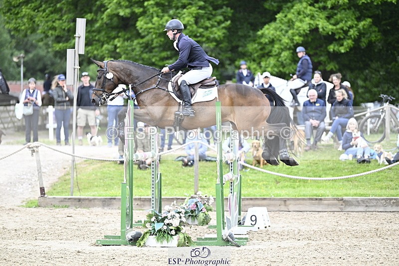 250525A-113943-17077 - B-317-Rupert.Batting-COOMBELAND.TALISMAN