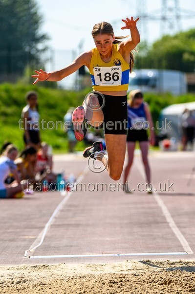 West25Sat-928620 - Field Female