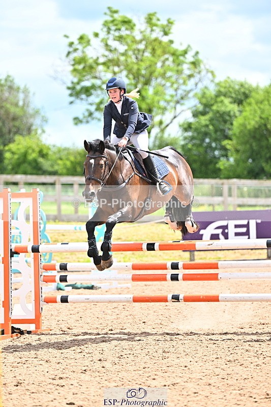 240608A-124547-02377 - Cls 4 Snr Newcomers and 1.10m Open