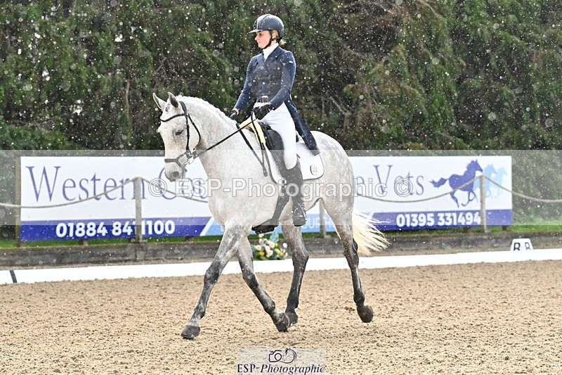 251023A-104247-01056 - C-222-Clemmie.Kerridge