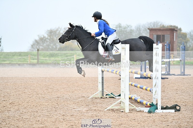 241102A-113825-04355 - SAT Cls 9 British Novice and 90cm Open