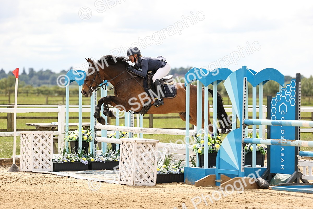 SBM_003364 - Class 11 - Senior Newcomers - 1.10m