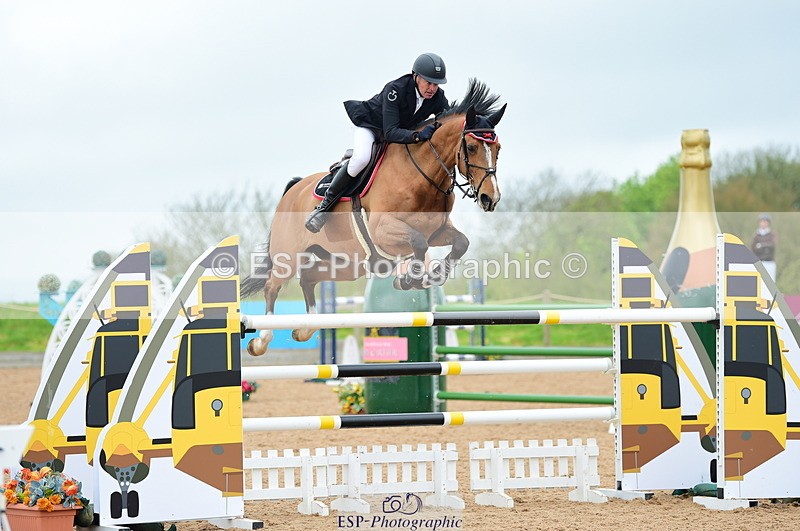 230505A-141012-04487 - Cls 22 Talent Seeker & 7 year old Quali