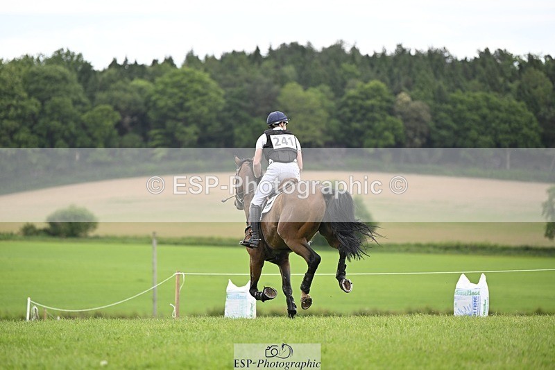 240525-162103-17046 - 241-CLASS_ROMANCE-Jack_Pinkney