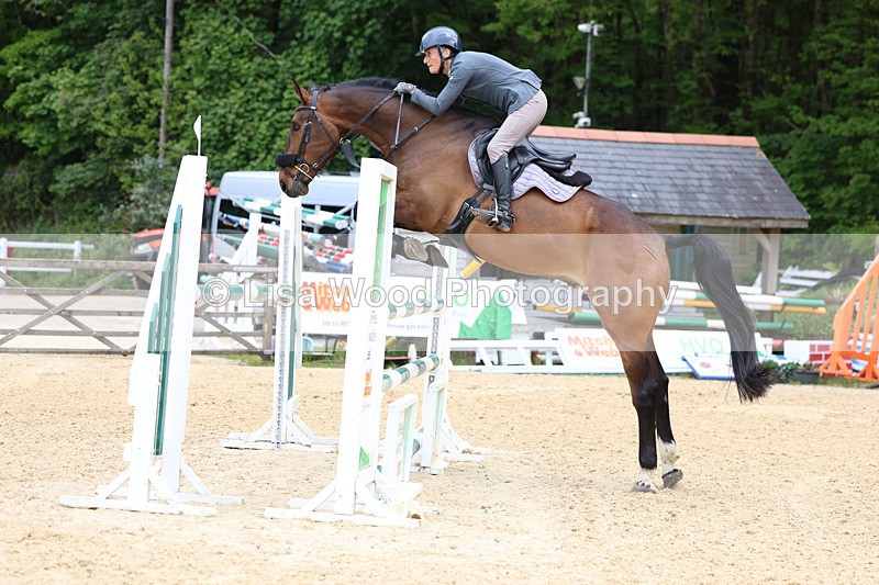 3E7A9362 - Class 8: Senior Newcomers/1.10m open