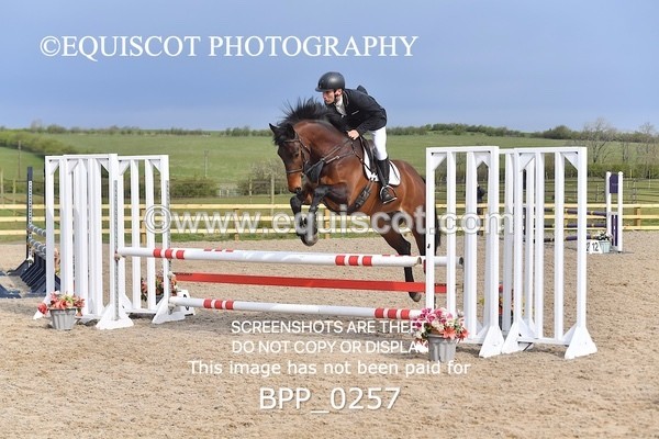 BPP_0257 - CLASS 2 FRI Senior BritiNovice/ 90cm Open