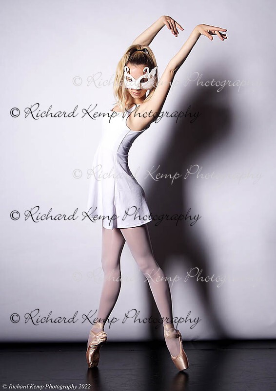 010522-4827w - Performance
