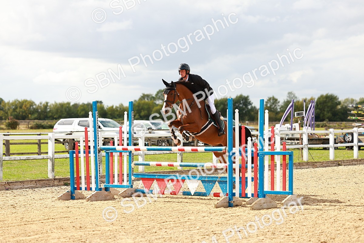 SBM_001237 - Class 4 - Senior Newcomers - 1.10m
