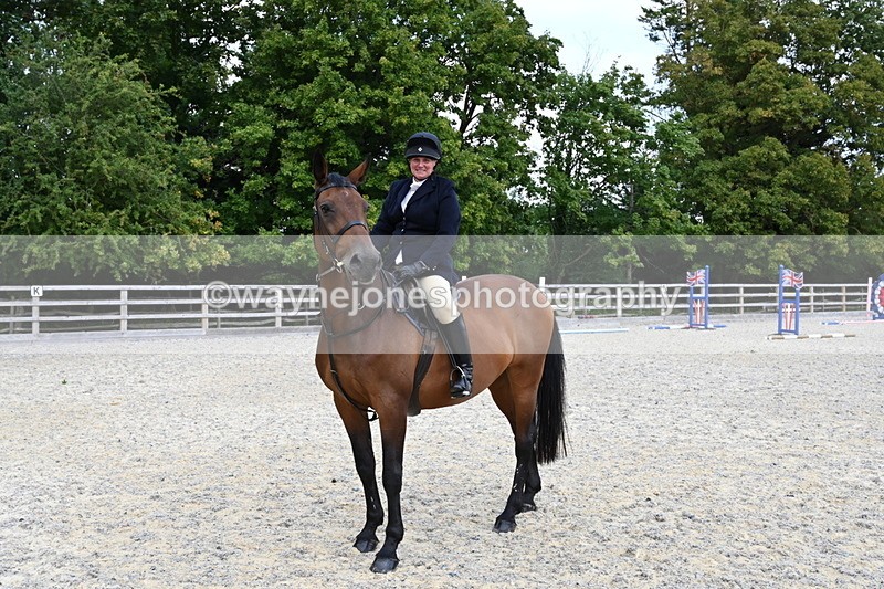 WJ6_3060 - Berks & Bucks - The Old farmhouse - Hound Exercise 20-08-25