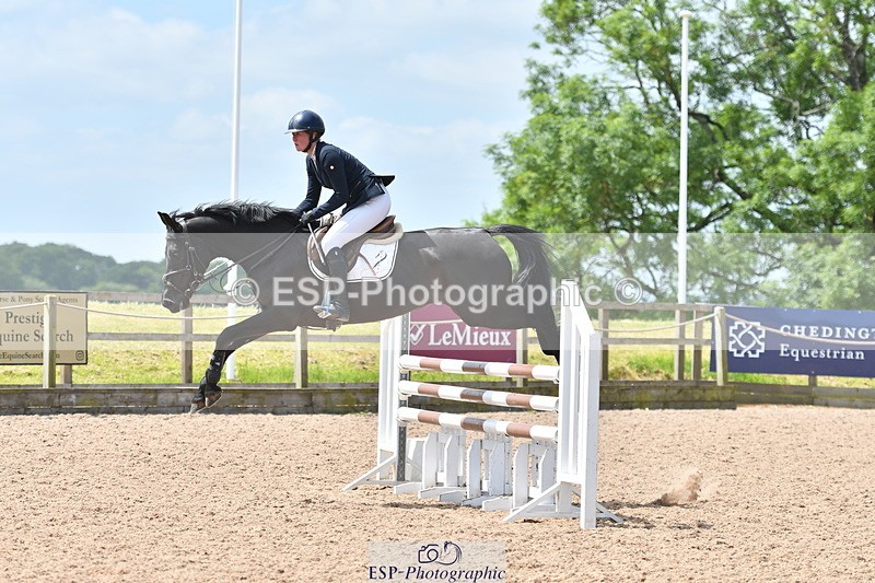 240609A-114552-04732 - Cls 17 Snr 1.05m Open