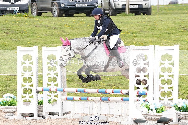 250419-150308-12815 - 618-Sophie.Channon-HIVES.LUCKY.BOUNCER