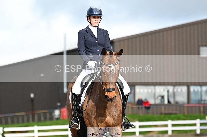 240218A-125050-07341 - 131-Lauren.Burrows-Active.Vogue