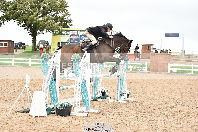 231013A-131124-01731 - Cls 3 1.05m Amateur Quali