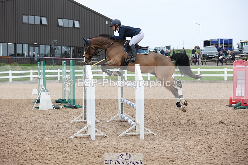 241101A-125215-01846 - FRI Cls 6 Foxhunter and 1.20m Open