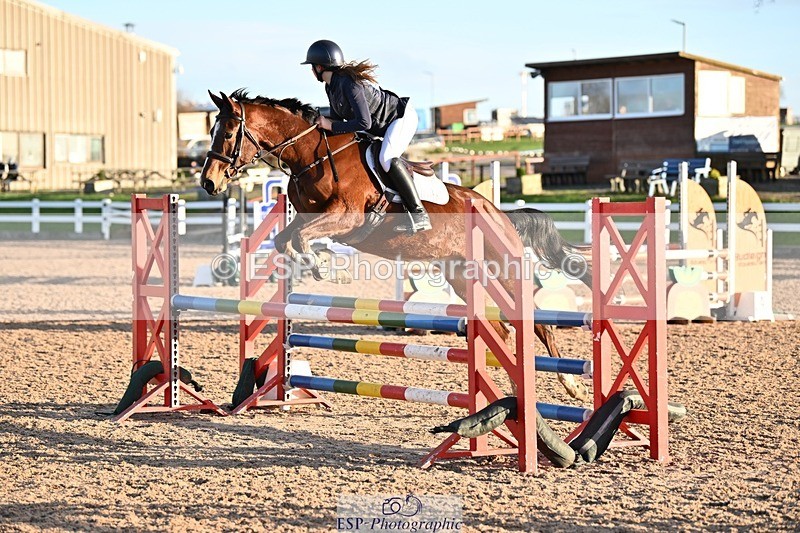 241208-093118-01513 - Cls 18 Bliss of London Novice Champ Q