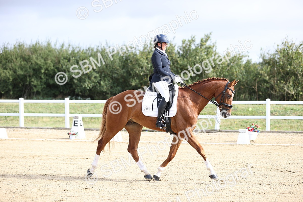 SBM_015334 - Class 14 - Novice 23 - 9.05-10.08