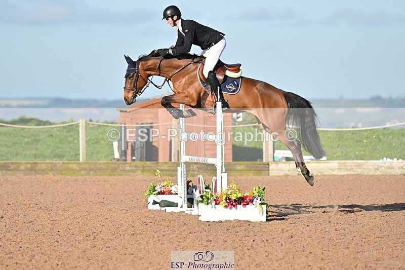 240418A-083547-01575 - Cls 21 1 Star Gold Tour 1.30m