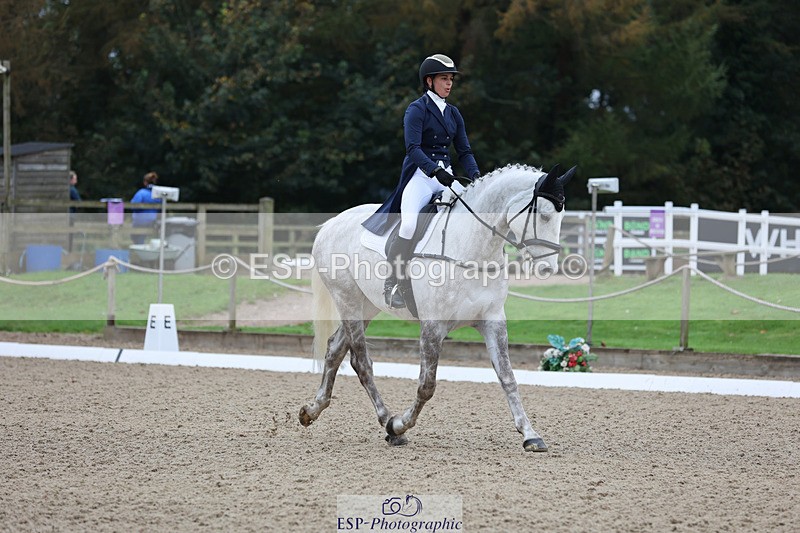 241024-110543-01732 - 135-Maddison.Peries-CHAMPAGNE.SILVER.NOVA