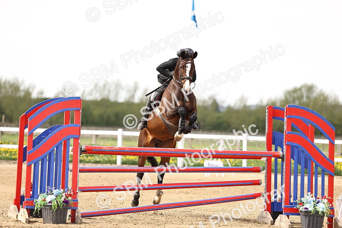 SBM_002250 - Class 11 - Senior newcomers - 1.10m