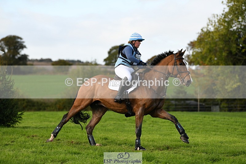 251024A-152831-14770 - C-240-Issy.Hollidge