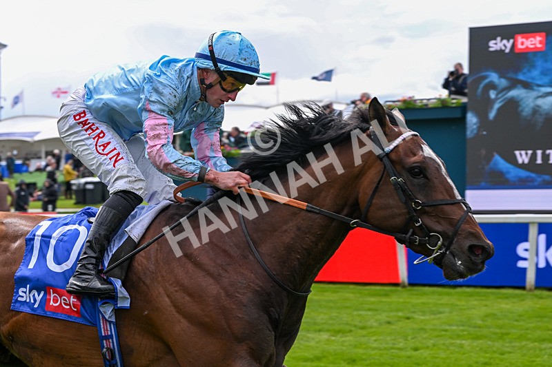 130526-Race 2-Klassleader-2467 - Race 2 2.20pm Sky Bet Race To The Ebor Jorvik Handicap
