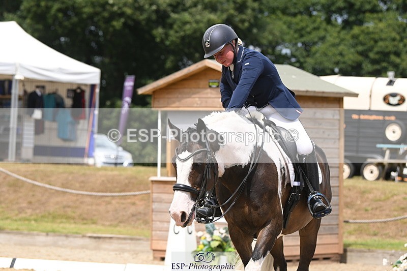 250720A-124138-10458 - 164-Dominique.Kinnaird-Perry-Pallas.Vanquish