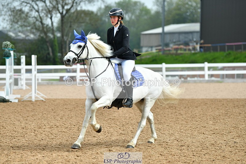 230514A-103410-02270 - Cls 22 Pony Discovery & 90cm Open