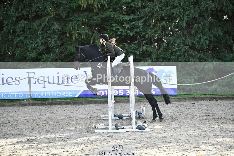 251004A-153847-01917 - Classes 8 & 9 70cm