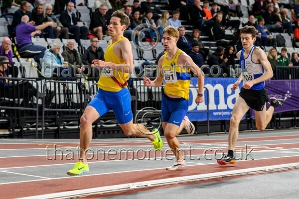 SenInd26-918545 - Track Male Set One