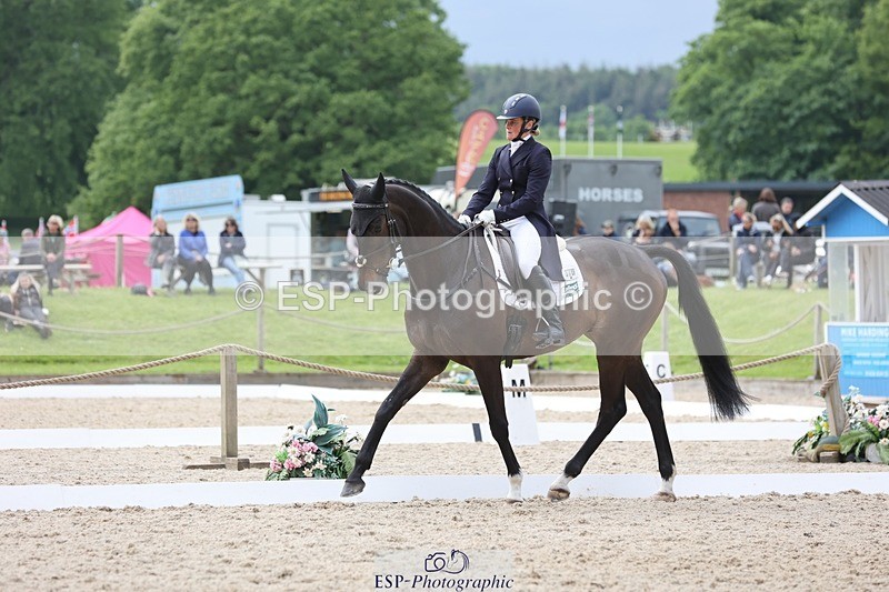 240524-160824-10056 - 370-STORM_IN_DECEMBER-Claire_Fielding