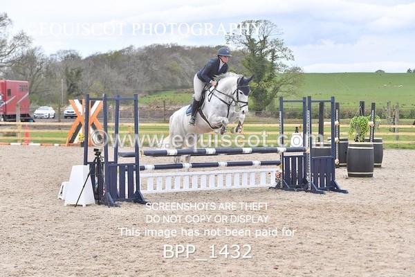 BPP_1432 - CLASS 15 SAT Senior BritiNovice/ 90cm Open