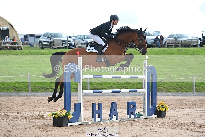 230721A-111708-05607 - Cls 6, 2 Star Medium 1.35m