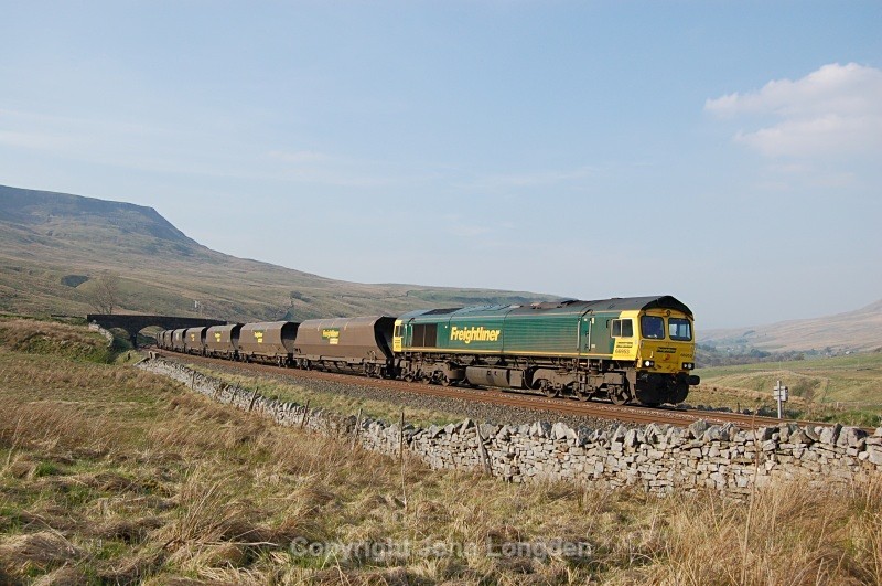 JL - 20.4.11 66953 6M32 Killoch - Ratcliffe Ais Gill - Ais Gill (road bridge southbound)