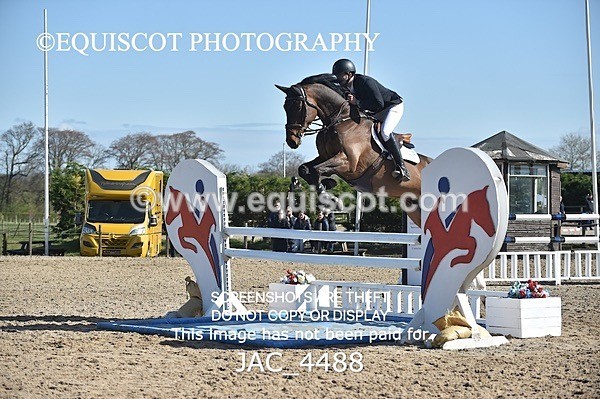 JAC_4488 - CLASS 11 SAT Andrew Hamilton Coach, RHS Foxhunter Championship Qualifier