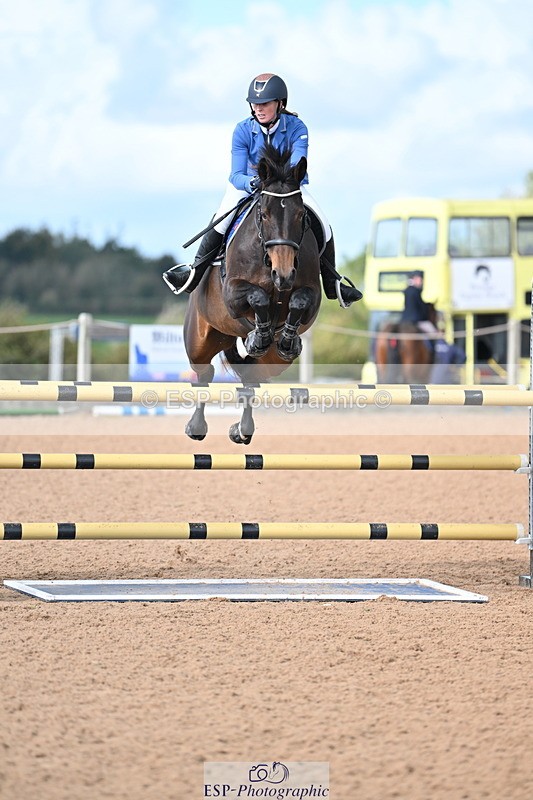 231014A-124832-04680 - Cls 19 1.15m Members Cup