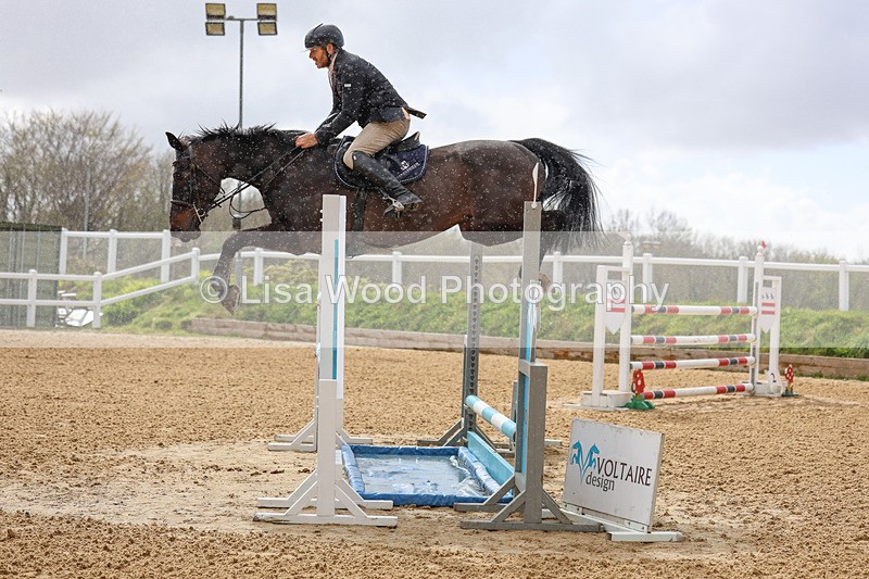 3E7A2519 - Class 9: Senior 1.30m open