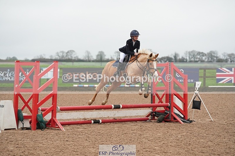 251116-094849-01418 - Cls 18 Clear Round 50cm