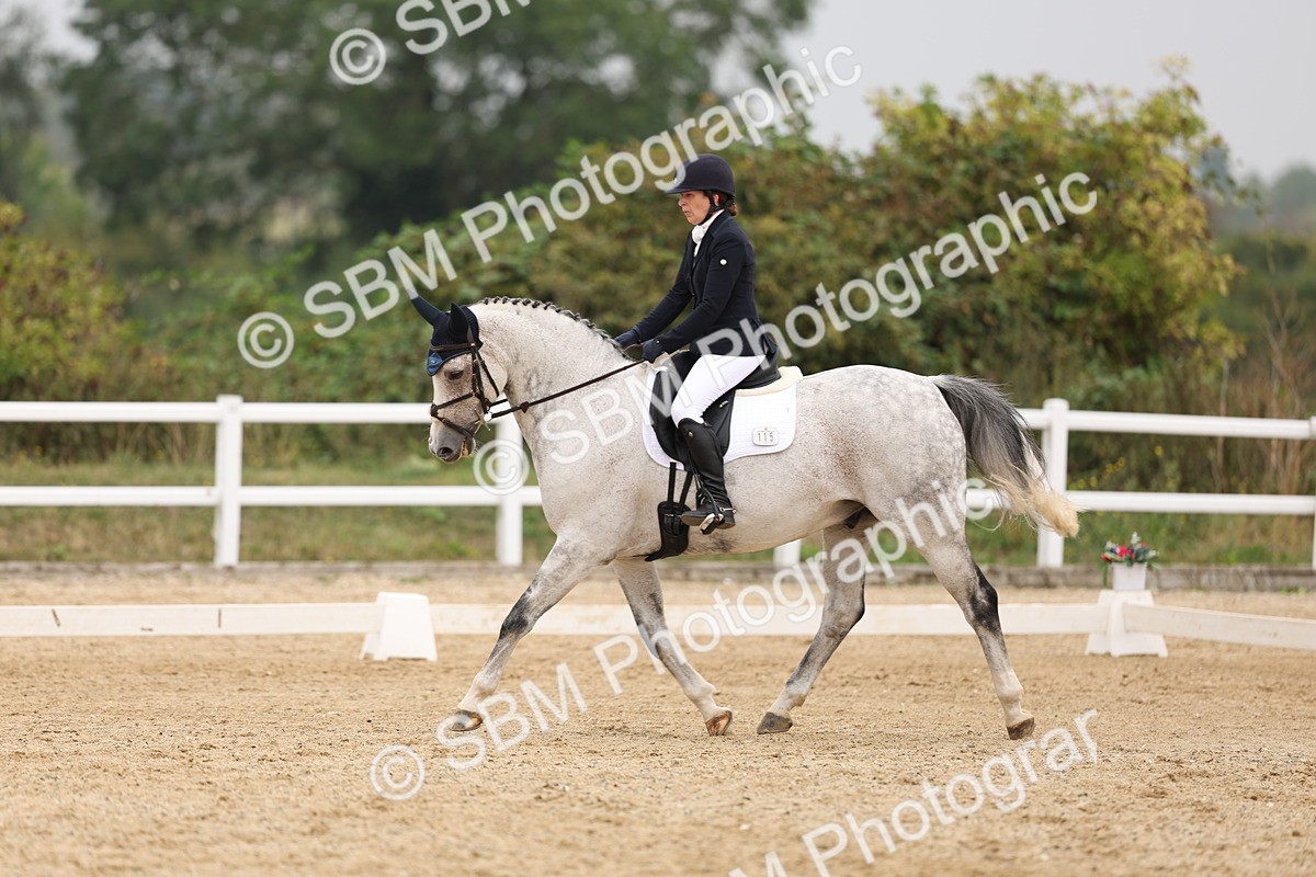 SBM_01605 - Class 9 - Novice 27 Champs