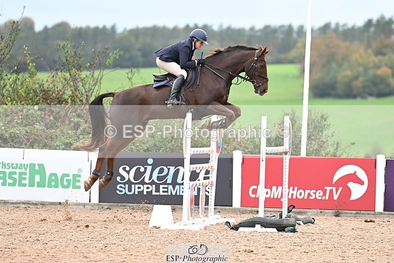 251022-143347-00680 - Cls 6 Snr Foxhunter 1.20m