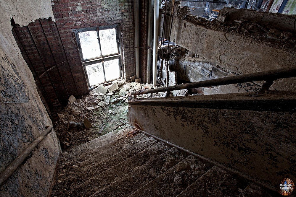 The Abandoned RKO Proctor's Palace Theatre in Newark, NJ