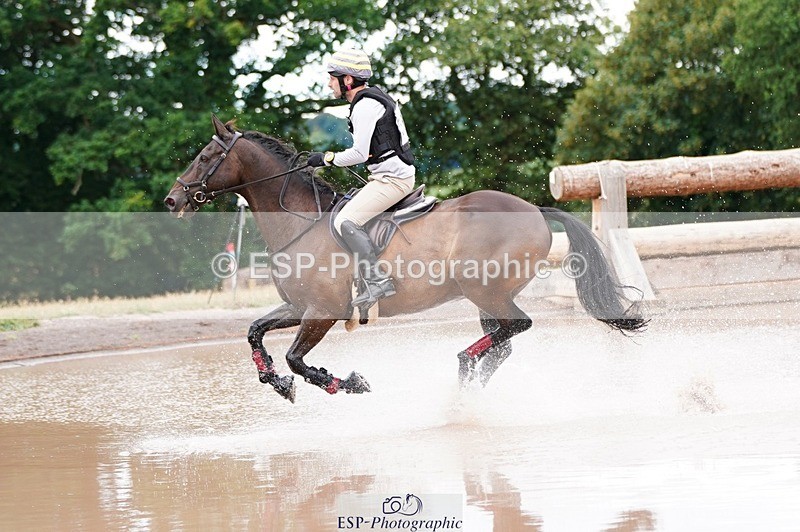 250803A-124604-13115 - M-556-Alex.Jupp-CARRY.ON.REGARDLESS