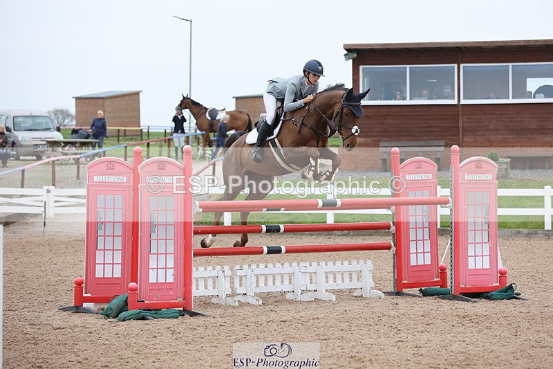 241101A-133134-02122 - FRI Cls 6 Foxhunter and 1.20m Open