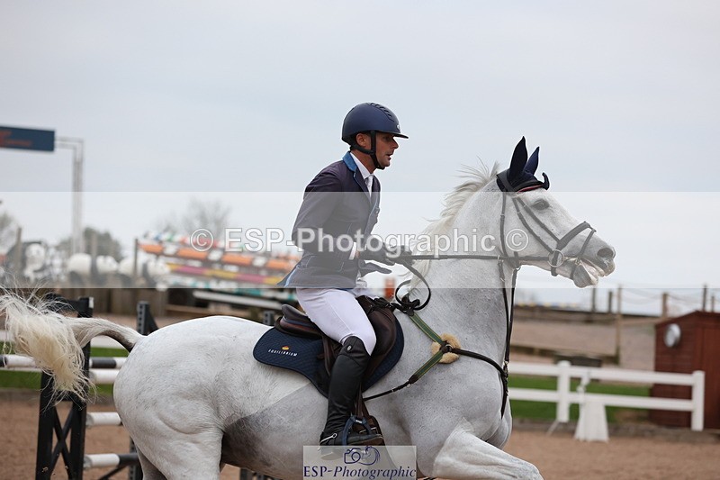 241101A-160013-03184 - FRI Cls 8 National 1.30m