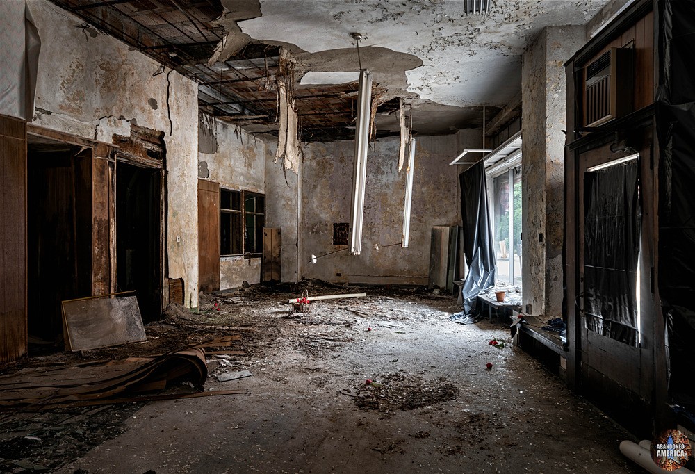 Abandoned Store Front | Union Station, Brownsville, PA - Brownsville, PA