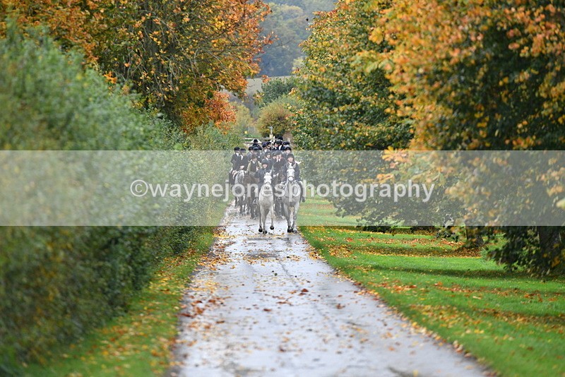 WJ5_6137 - B&B walk back for Hunt Tea !