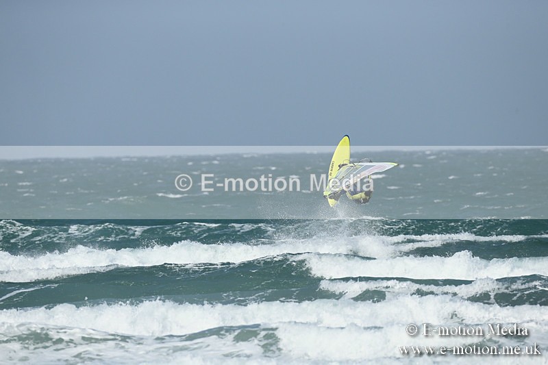 WS 020413-220 - Windsurfing