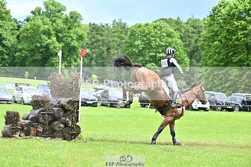 240526-141647-23875 - 501-BRUNO_FG-Edie_Campbell