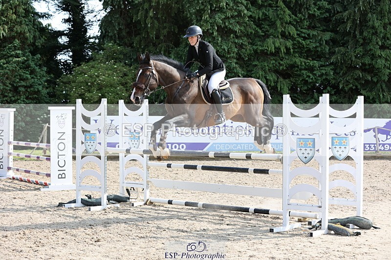 250614A-165120-08400 - Cls 30 1.05m Amateur Q and Open